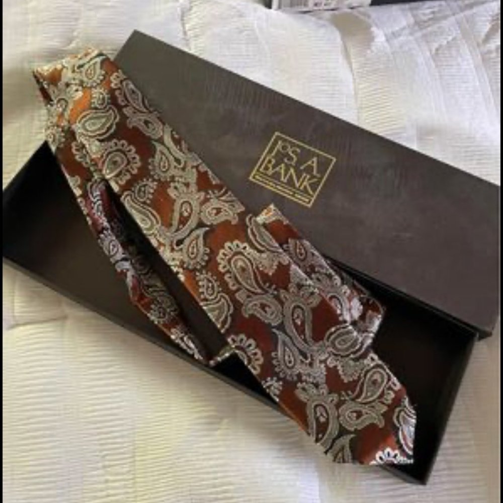 JOS A BANKS MENS TIE *BRAND NEW IN BOX*
